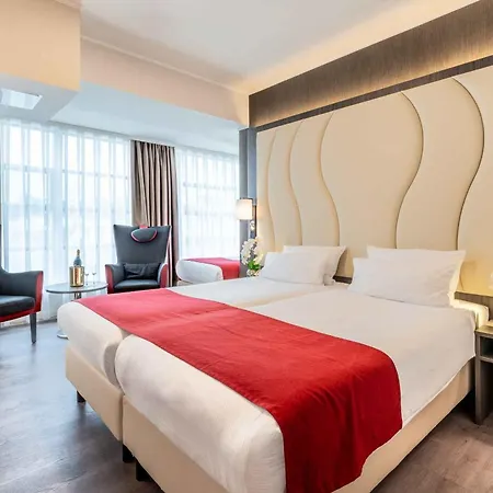 Hotel Plaza Premium Center