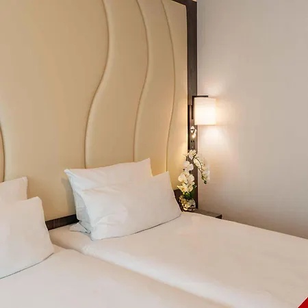 Plaza Premium Center 4* Den Haag