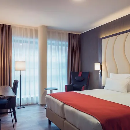 Western Plaza Center Hotel 4*
