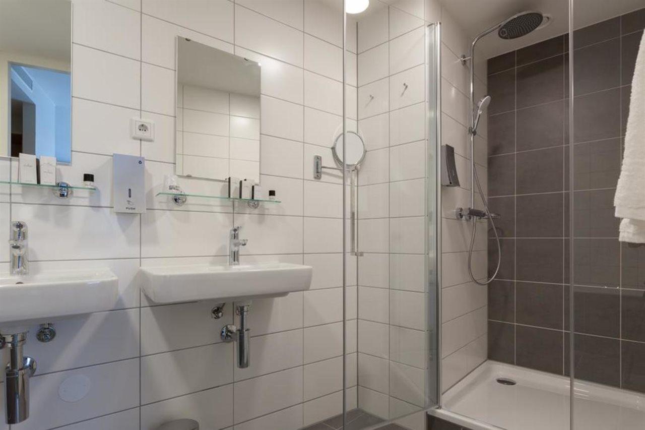 Western Plaza Center