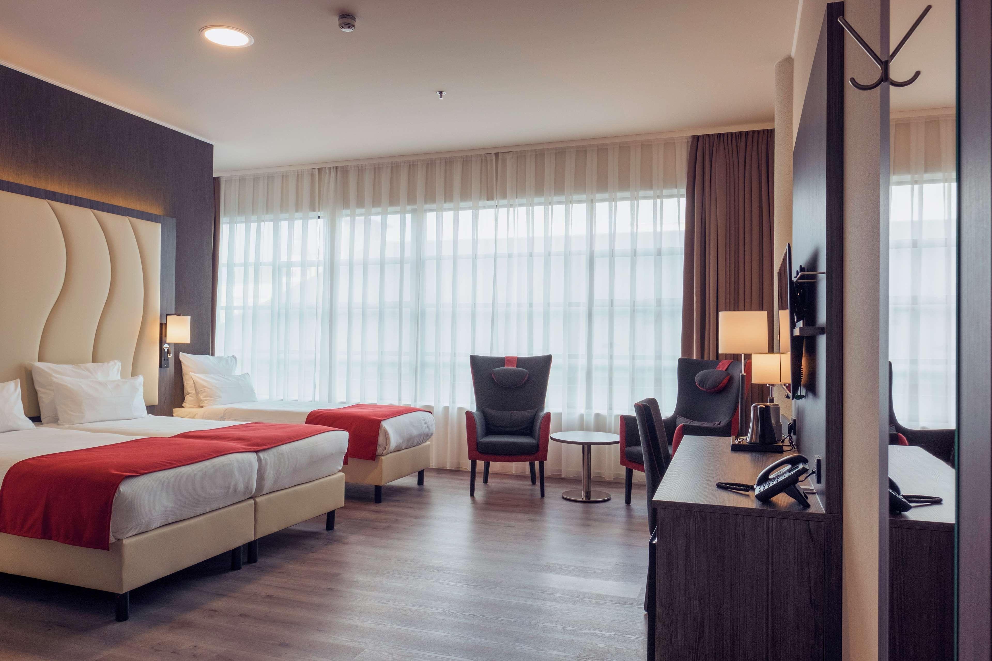 Western Plaza Center Hotel 4*