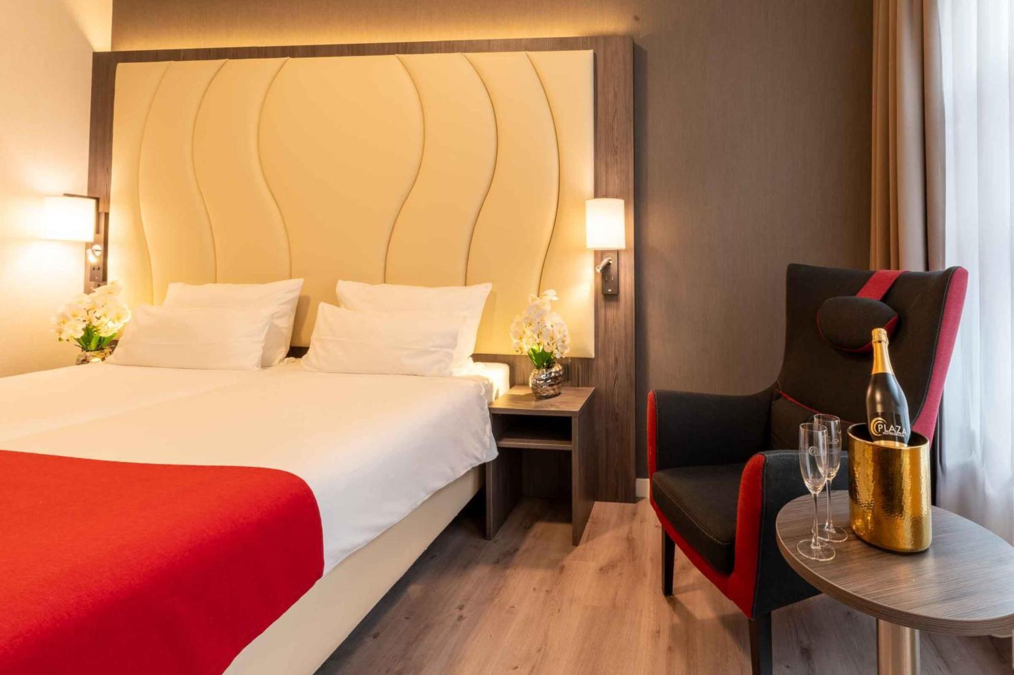 Plaza Premium Center 4* The Hague