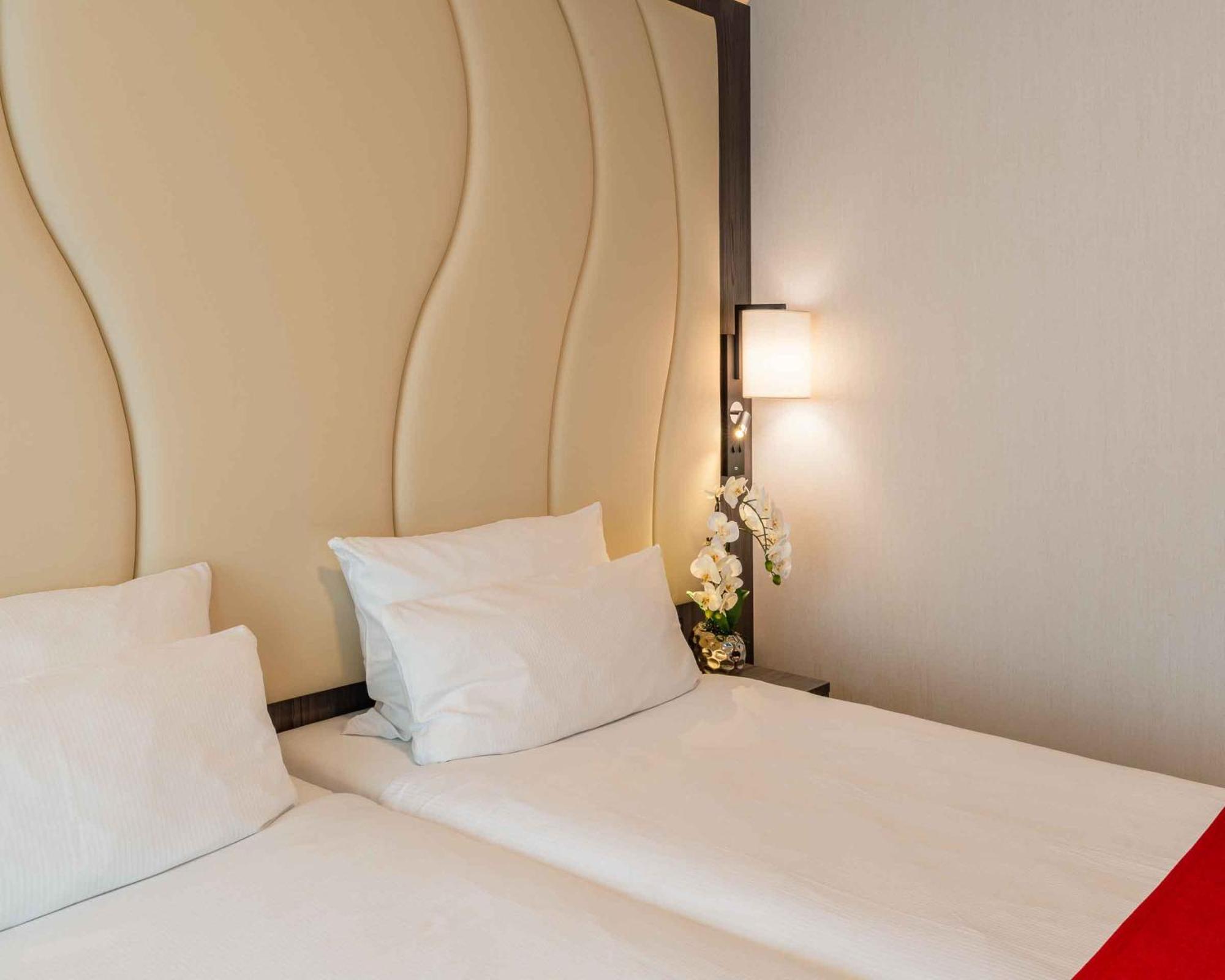 Plaza Premium Center 4* Den Haag