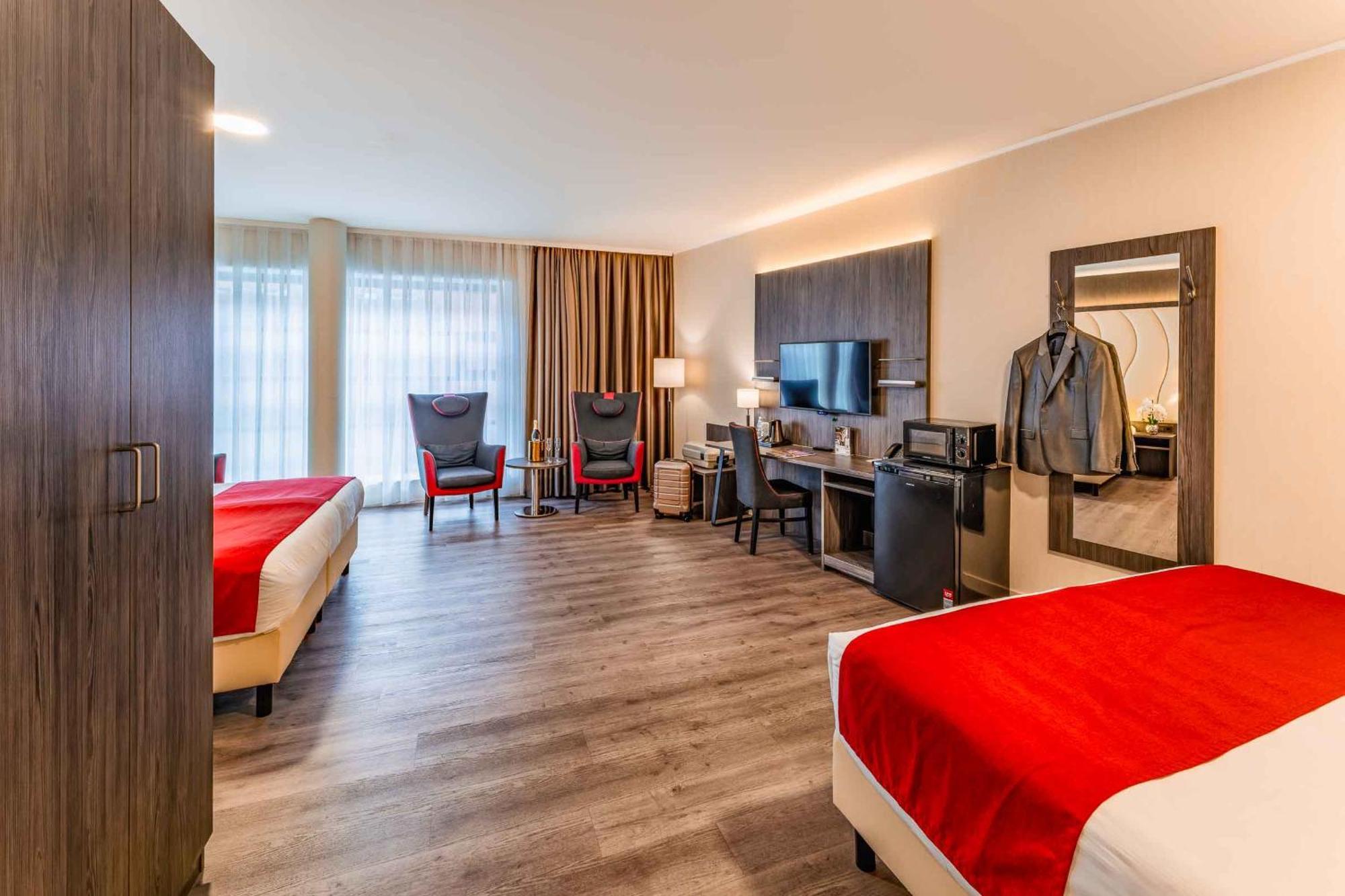 Plaza Premium Center The Hague