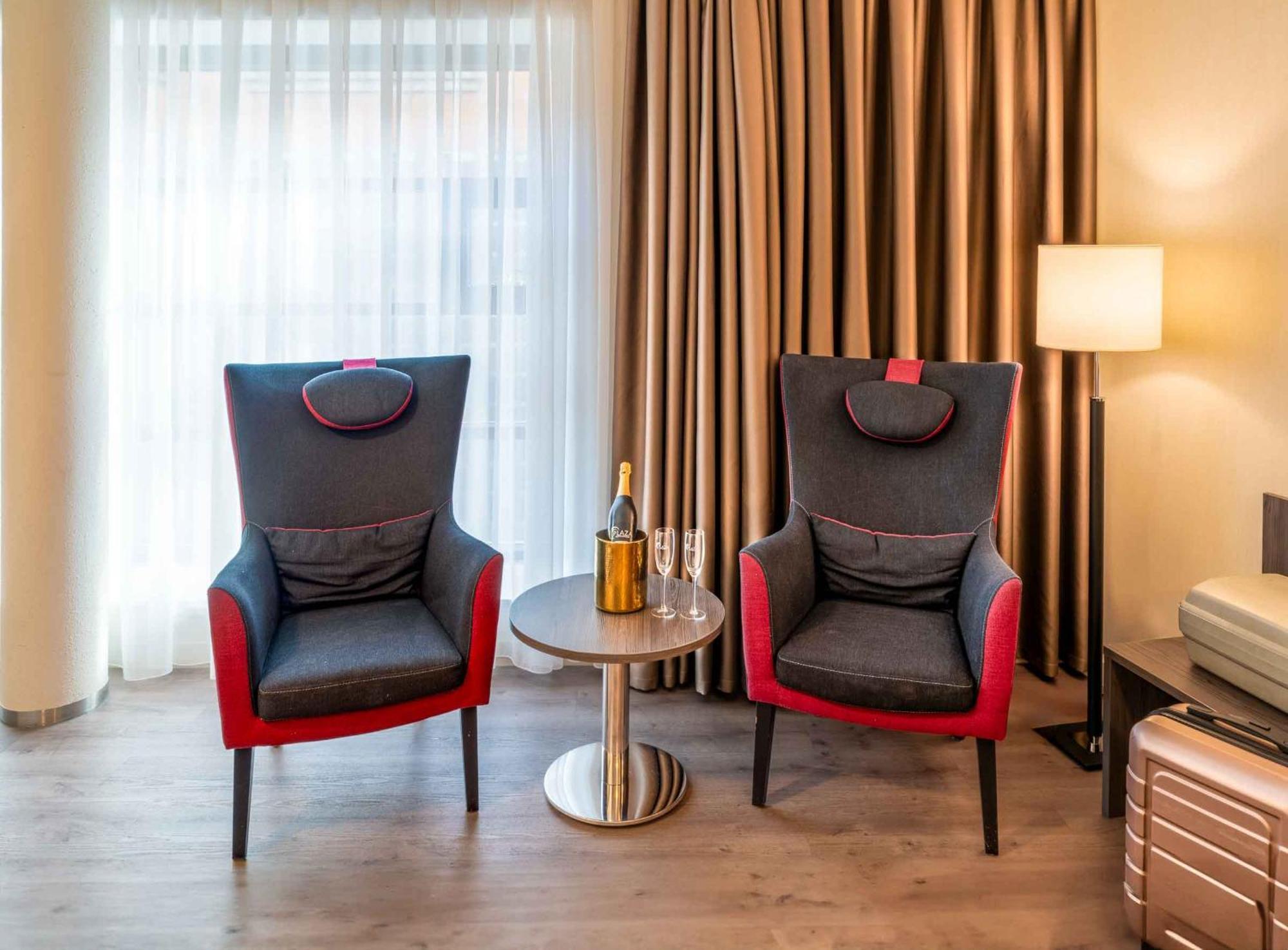 Western Plaza Center Hotel 4*