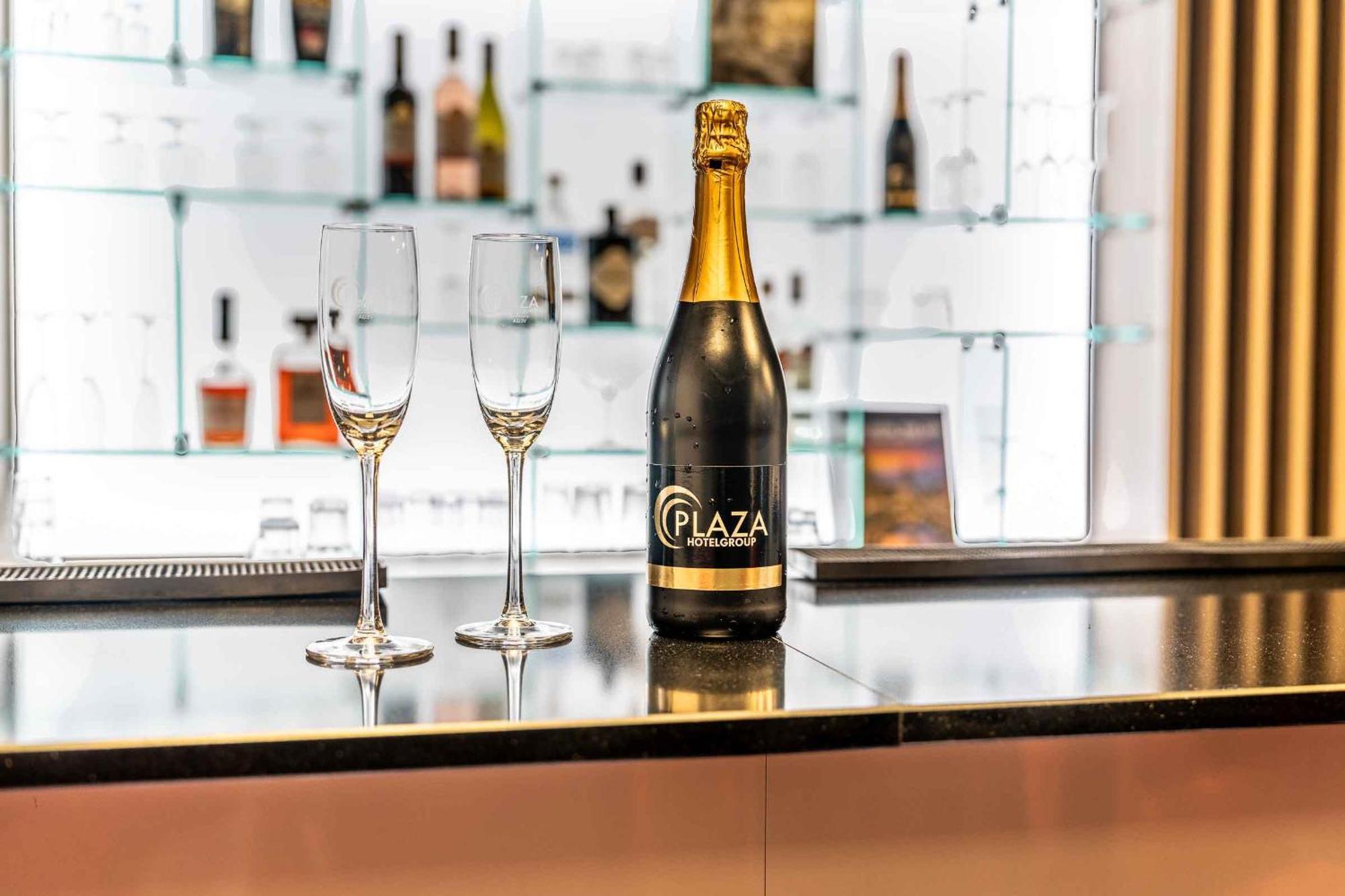 Western Plaza Center Hotel